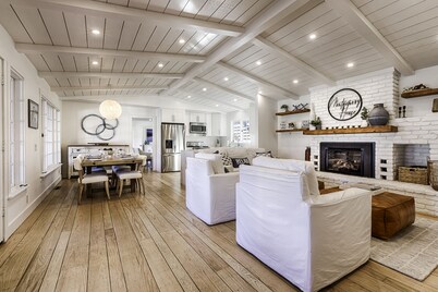 Modern Ranch House-swim, soak, pickleball & walk to wineries