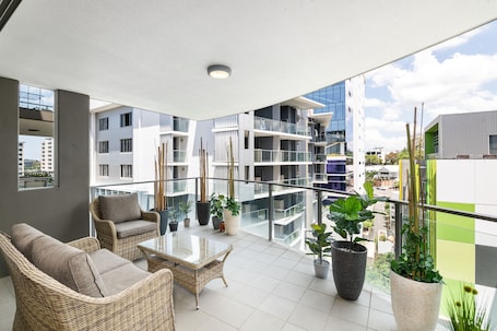 Deluxe Studio Suite. South bank serviced apartments