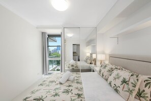 Two-Bedroom Apartment with Balcony and Two Bathrooms