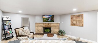 The King’s Nook | Lakewood Hot Tub Hideaway