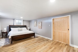 2 chambres, fer et planche à repasser, Wi-Fi, draps fournis