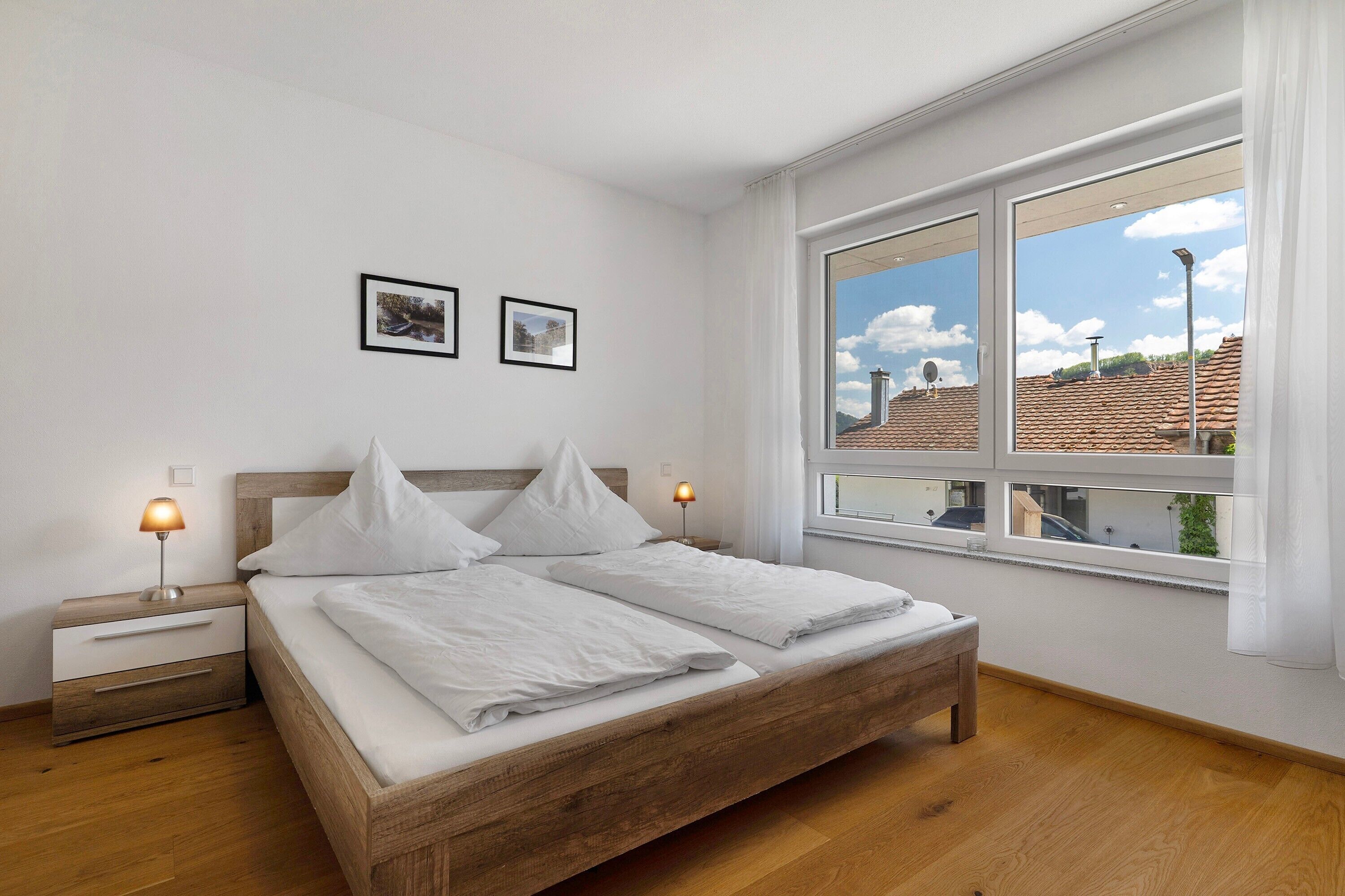 1 habitación, tabla de planchar con plancha, wifi gratis y ropa de cama 