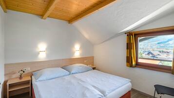 1 quarto, Wi-Fi de cortesia, roupa de cama