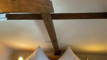 1 bedroom, WiFi (free), bed sheets