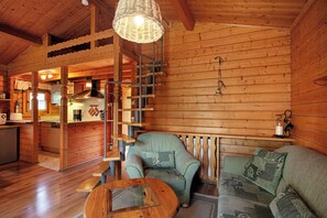 TV, DVD player, stereo - Holiday Home 'Haus Cürsgen - Blockhaus Jana' with Private Terrace and Wi-Fi (Berlin)