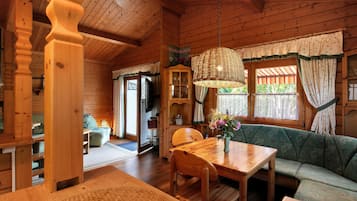 Fernseher, DVD-Player, Stereoanlage