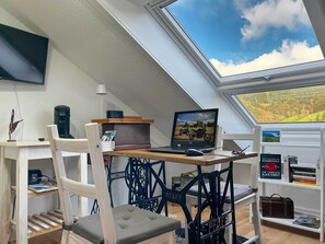 Interior - Studio Apartment 'Spectacular View' with Mountain View, Terrace and Wi-Fi (Bad Peterstal-Griesbach)