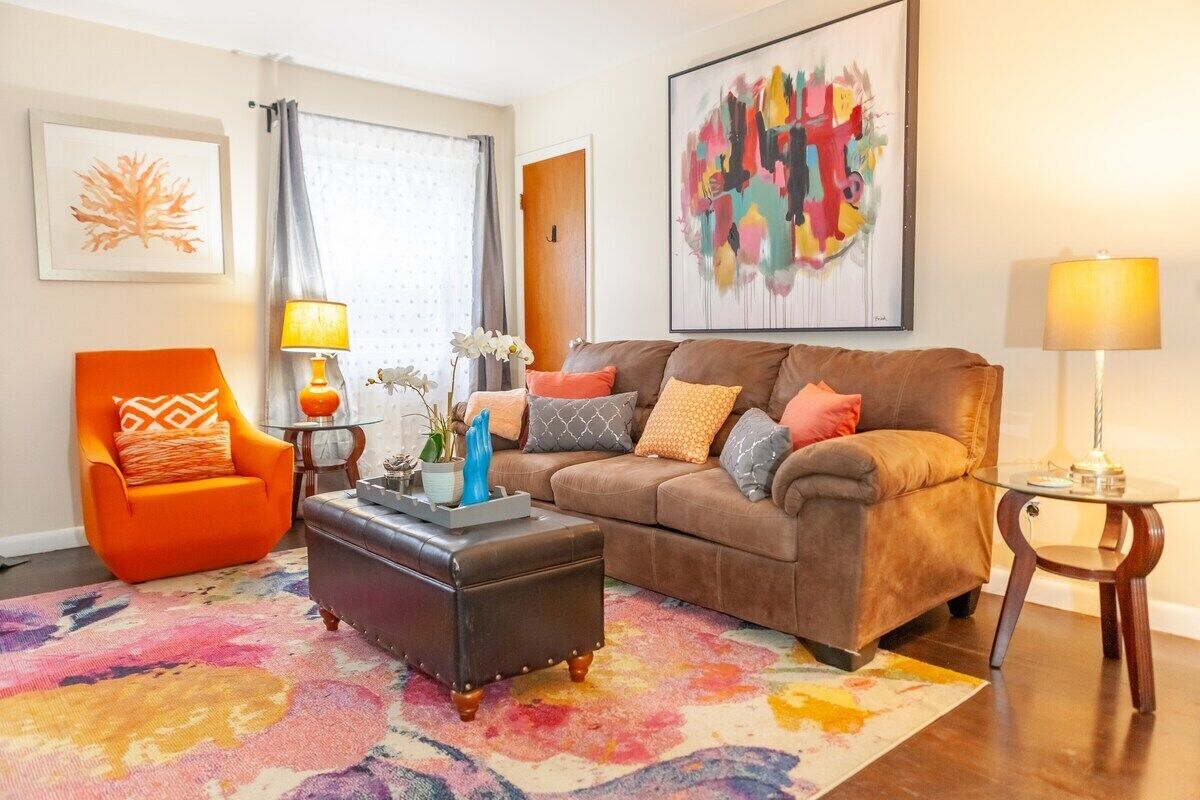 Modern Chic 2-Bedroom Apartment