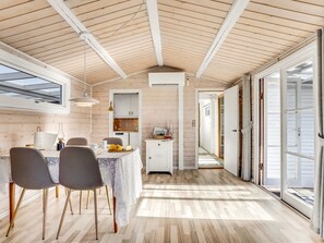Dining - "Holte" - 750m from the sea by Interhome (Væggerløse)