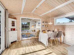Dining - "Holte" - 750m from the sea by Interhome (Væggerløse)