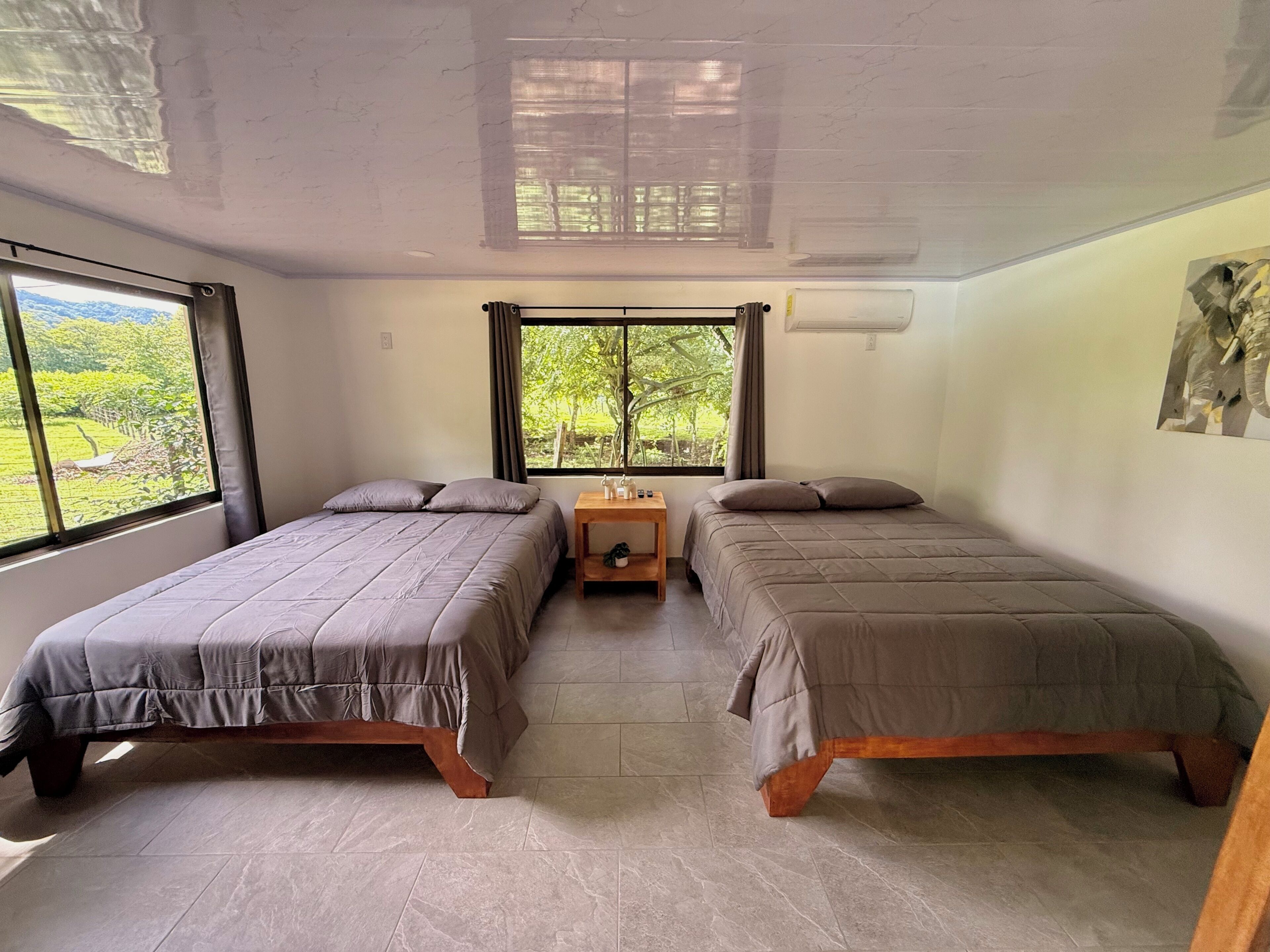 3 bedrooms, iron/ironing board, WiFi (free), bed sheets