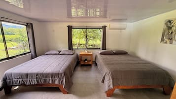 3 bedrooms, iron/ironing board, WiFi (free), bed sheets