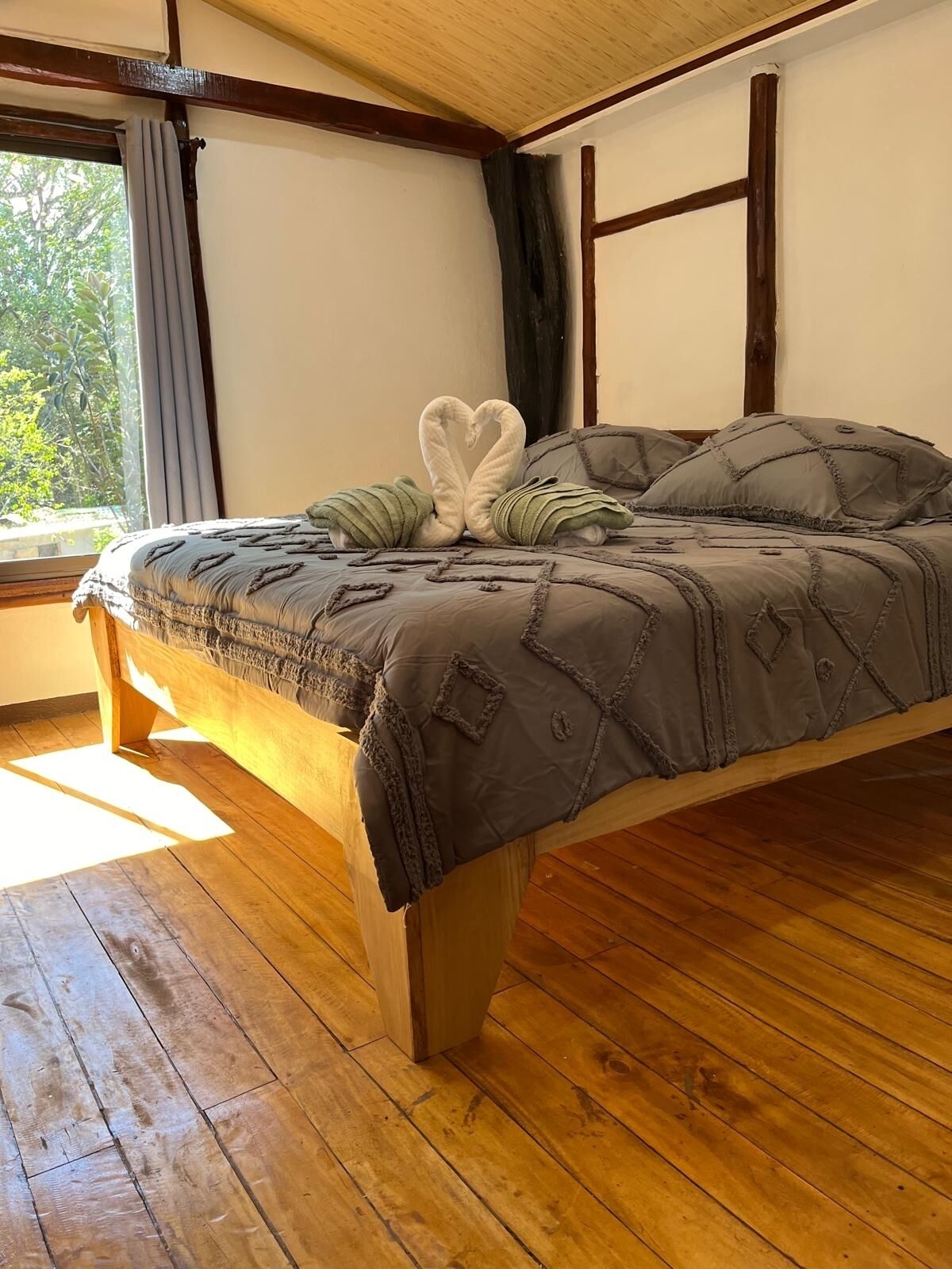 2 dormitorios, tabla de planchar con plancha, wifi gratis y ropa de cama