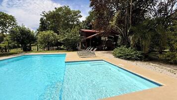 Utomhuspool