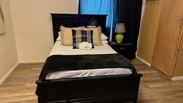 Iron/ironing board, free WiFi, bed sheets