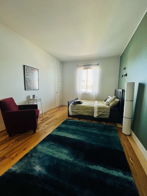 5 bedrooms, desk, iron/ironing board, free WiFi