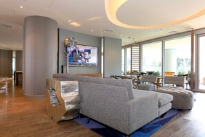 Lobby - Fantastic Hayes Valley 1BR w/ Concierge & Spa, nr Dining, by Blueground (San Francisco)