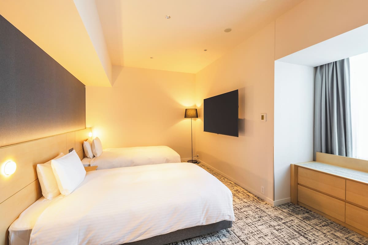 Caja de seguridad en la habitación, wifi gratis y ropa de cama