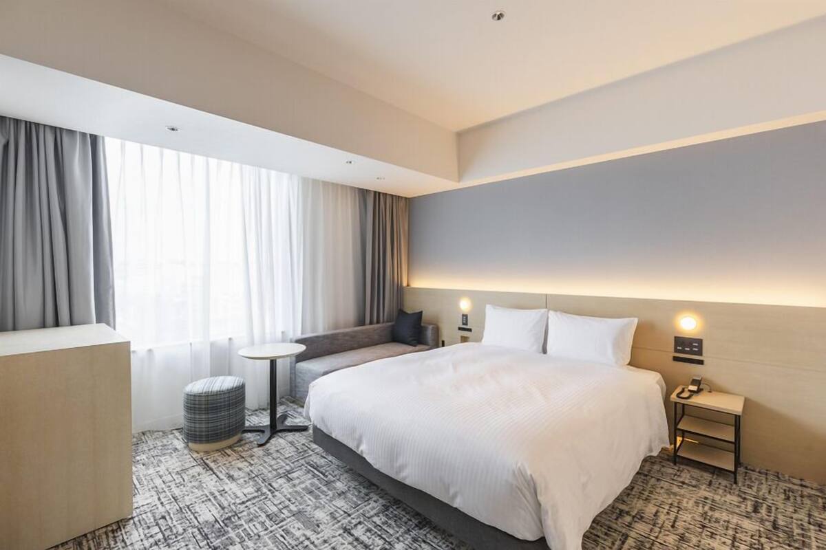 Caja fuerte, wifi gratis, ropa de cama