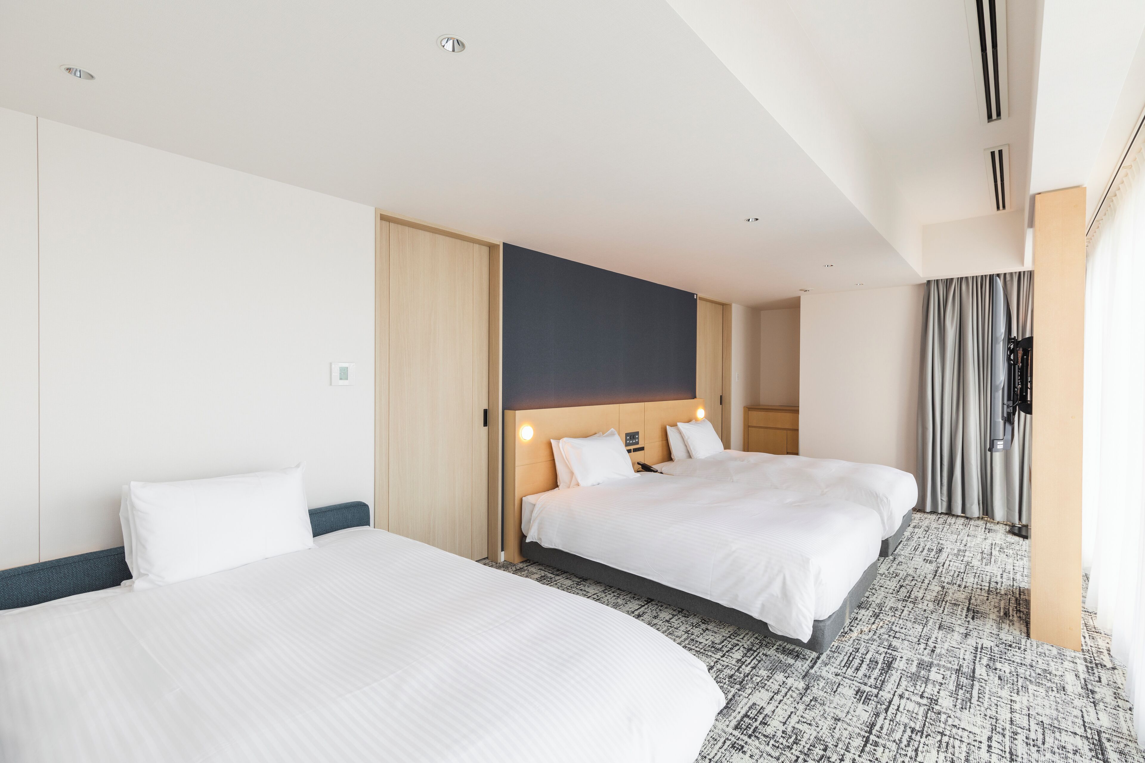 In-room safe, free WiFi, bed sheets