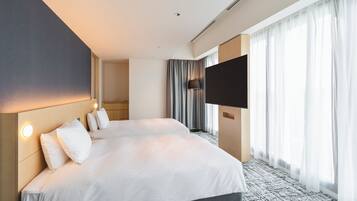 Deluxe Corner Twin, Non Smoking | In-room safe, free WiFi, bed sheets