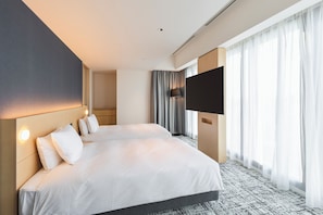 Deluxe Corner Twin, Non Smoking | In-room safe, free WiFi, bed sheets
