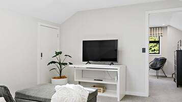 1 dormitori, planxa i posts de planxar, wifi gratuïta i roba de llit