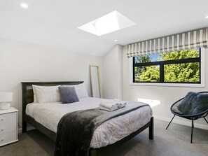 1 chambre, fer et planche à repasser, Wi-Fi gratuit, draps fournis