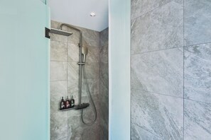 Bathroom - The Blue By Just Inn (Taipei)