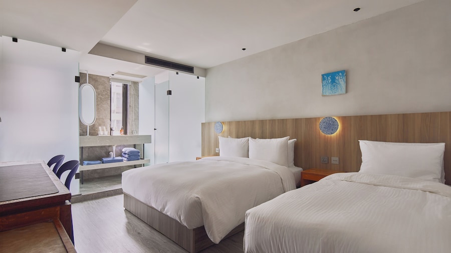 The Blue By Just Inn