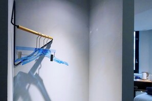 标准双人房 | 办公桌、熨斗/熨板、免费 WiFi、床单