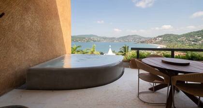 Luxury Beachfront Condo with Terrace Jacuzzi