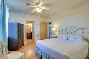 4 bedrooms, desk, iron/ironing board, travel crib
