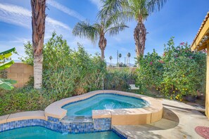 Pool - Hot Tub, Bar & Outdoor Kitchen: Chic Indio Retreat (Indio)