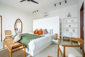 3 室のベッドルーム、デスク、WiFi、ベッドシーツ