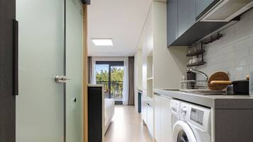 Bureau, rideaux occultants, fer et planche à repasser, Wi-Fi gratuit