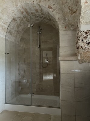 Shower, hair dryer, bidet, towels - The beauty of nature, Comfort of facilities, Free Wi-Fi Pets allowed (Martina Franca)