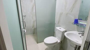 Standard Room | Bathroom