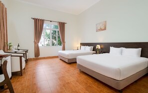 Deluxe Premier Family Room | Schreibtisch, schallisolierte Zimmer, kostenloses WLAN, Bettwäsche