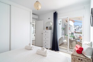 2 chambres, fer et planche Ă repasser, Wi-Fi gratuit, draps fournis