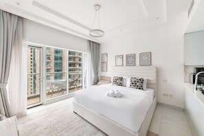 1 quarto, cofres nos quartos, ferros/tábuas de passar roupa