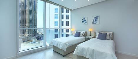 4 bedrooms, iron/ironing board, WiFi, bed sheets