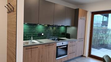 Kühlschrank, Ofen, Herdplatte, Geschirrspüler