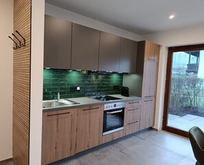 Réfrigérateur, four, plaque de cuisson, lave-vaisselle