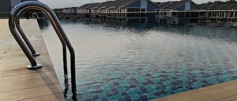 室外泳池