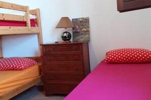 2 bedrooms, iron/ironing board, WiFi, bed sheets - b&b Starfish (Specchiolla)