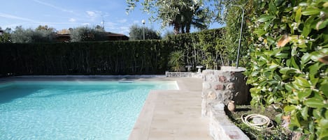 Piscine extérieure (ouverte en saison)