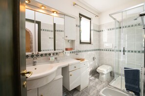 Deluxe villa | Badkamer | Handdoeken