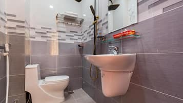 Standard Room | Bathroom