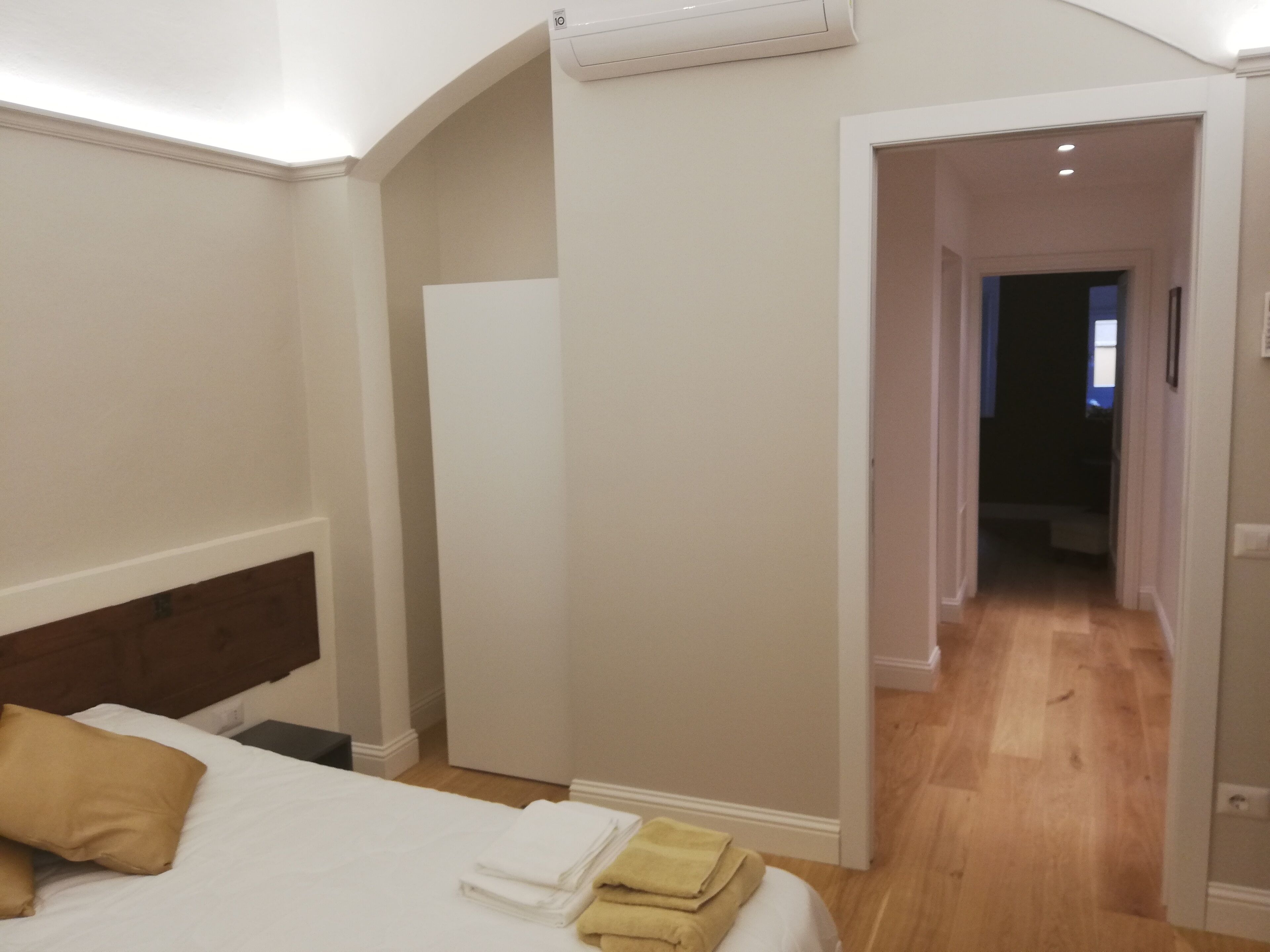 1 chambre, lit parapluie, Wi-Fi gratuit, draps fournis